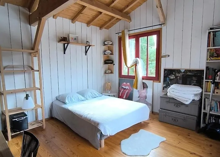 بيت للعطل Wooden House *